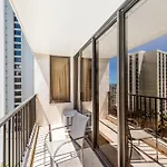 Spacious 14Th Floor Corner Suite, Partial Diamond Head And Ocean Views With Free Parking!